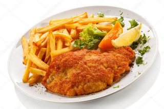 Kotlet z piersi kurczaka panierowany