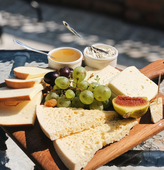 ქართული ყველის ასორტი