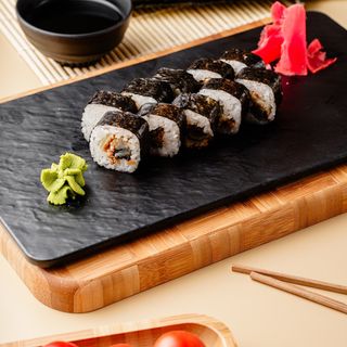 Унаги Маки с угрём  (200 грамм)