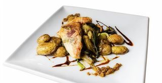 100 Pollo con verdure saltate alla piastra
