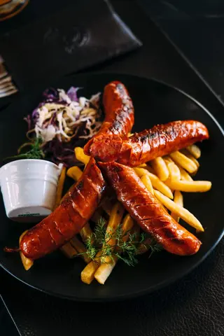 Austrijska Debreciner kobasica pikant + Nikšićko pivo 0.33l