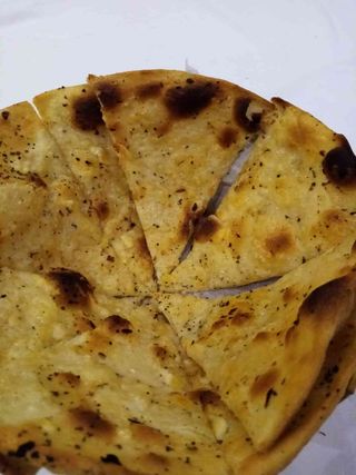 Focaccia cu Grana Padano si Usturoi