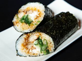 Рол З вугрем та чукою (330g)