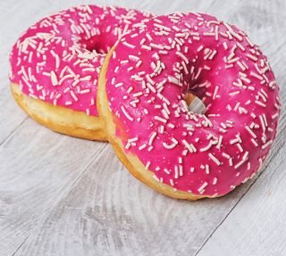Клубничный пончик