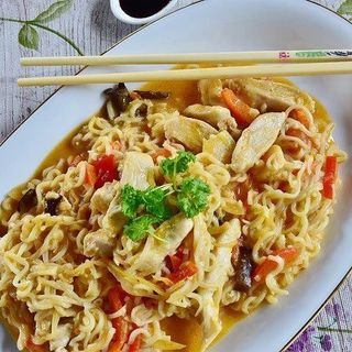 Tallarines Con Pollo