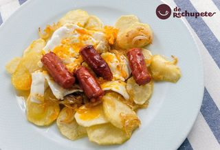 Huevos Rotos Con Chistorra (Ración)