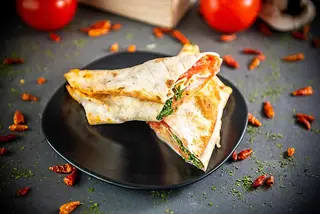 Maxi wrap bacon cheese