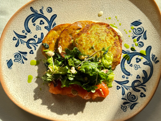 Оладки з цукіні та лососем (230г)