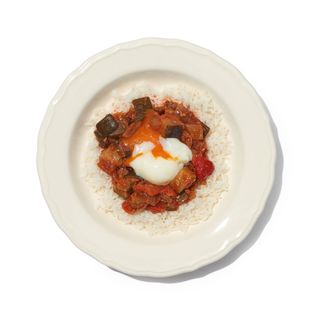 Pisto manchego con huevo poché caliente