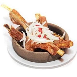 ღორის ნეკნი აჯიკაში