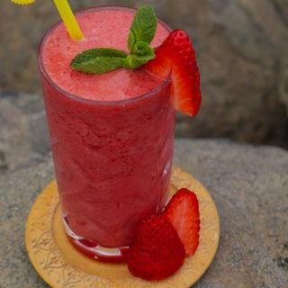 Smoothie with kiwi and raspberry 300 ml