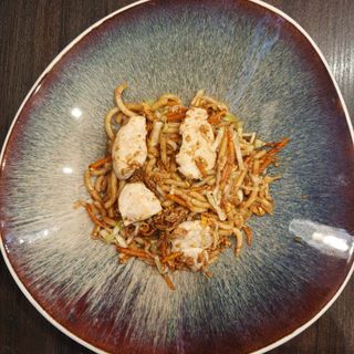 144.Yaki udon con pollo