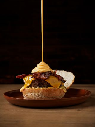 Hamburguesa Cheeseburger PRO