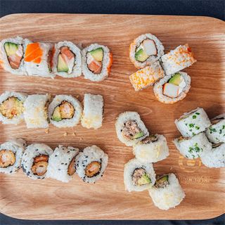 Combo 3 de sushi (24 pzs.) + 1 entrante