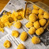 Cheddar bites con jalapeño