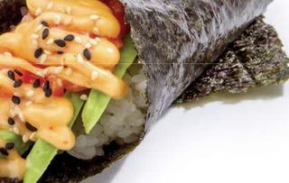 125 Temaki spicy sake