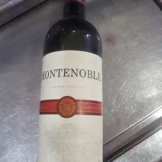 Vino tinto botella