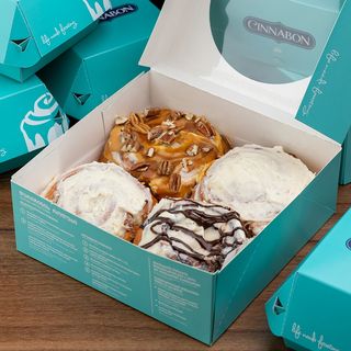 2 კლასიკორი როლი, 1 ჩოკობონი,1 კარამელ პეკანბონი