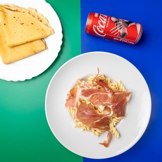 Prosciutto Picasso pasta + Palačinka sa eurokremom + Coca-Cola 0.33l