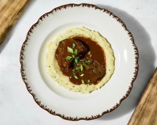 Телячі щічки з трюфельним пюре (280г)