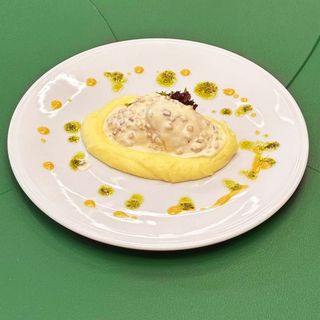 Курячі котлетки з грибним соусом та з картоляним пюре