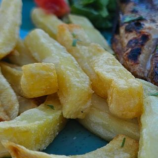 Frytki zapiekane z serem