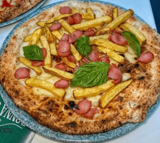 Patate fritte e wurstel