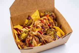PULLED PORK LOADED NACHOS 320G