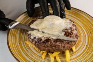 Punjena pljeskavica 250g