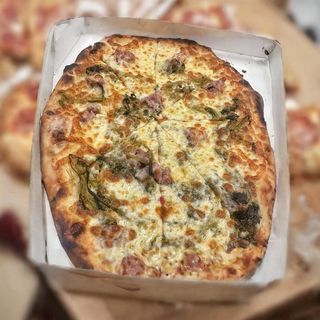 Salsiccia e friarielli tonda