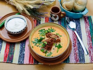 Ciorbă țărănească cu afumatură ca la mama