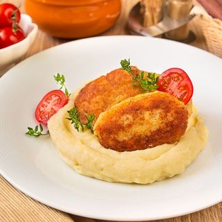  chicken cutlets (2 pcs.) with mashed potatoes