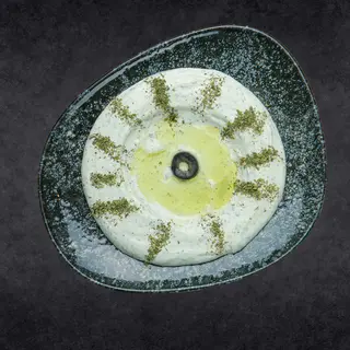 Labneh menta si usturoi