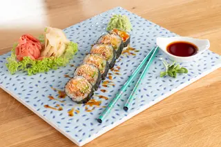 Nori z łososiem grillowanym
