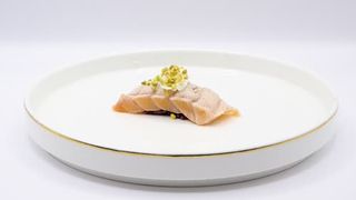 226. Nigiri sake nero flame pistacchio - 2 pezzi