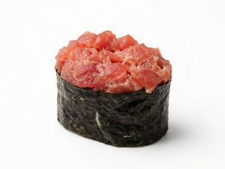 Гункан з тунцем (60g)