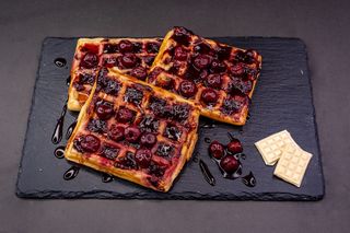 Vafl sa džemom i voćnim miksom