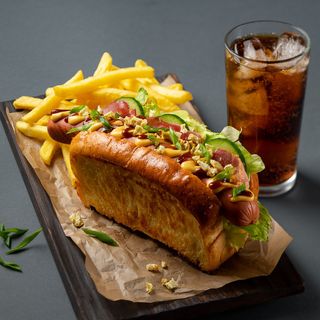 Комбо з Хот-догом з копченою сосискою і беконом