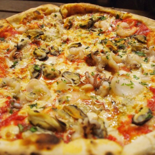 Pizza con marisco 