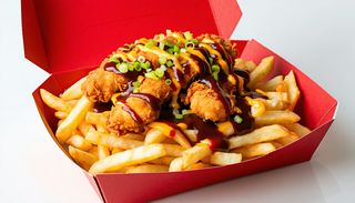 Patatas con fingers de pollo (ración)