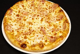 Pizza Carbonara 32