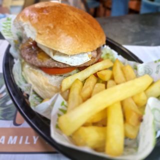 Hamburguesa Simple, Queso Y Bacón