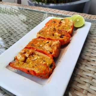 Stuffed Tandoori Aloo (4 pieces)