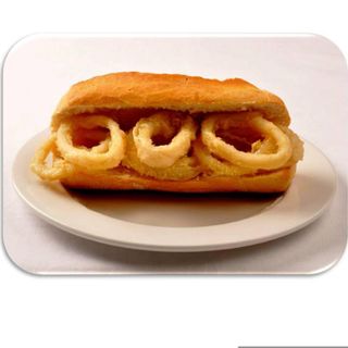 BOCADILLO DE CALAMARES 