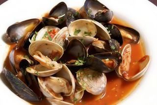 Zuppa di cozze e vongole