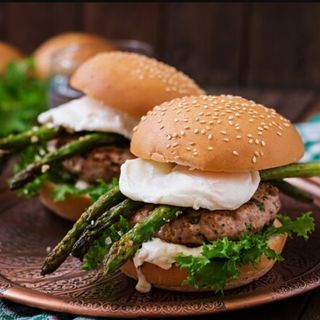Hamburguesa Con Espárragos