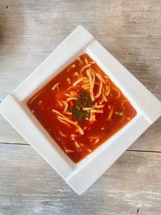 Zupa pomidorowa z makaronem