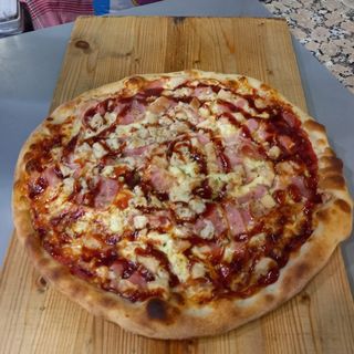 Pizza Rústica de Pollo