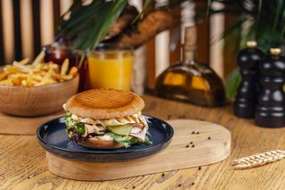 ინდაურის ძეხვის სენდვიჩი