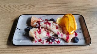 Clatite cu dulceata de zmeura